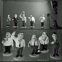 Tontons Flingueurs by Saint -Emett : série cuisine et petites figurines avec flingues
