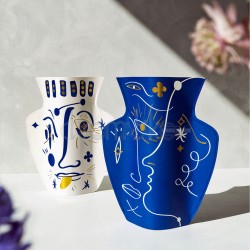 Vases en papier bleu et blanc Jaime Hayon - Octaevo